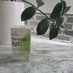 DetoxigG IgG Supplement - Green and White